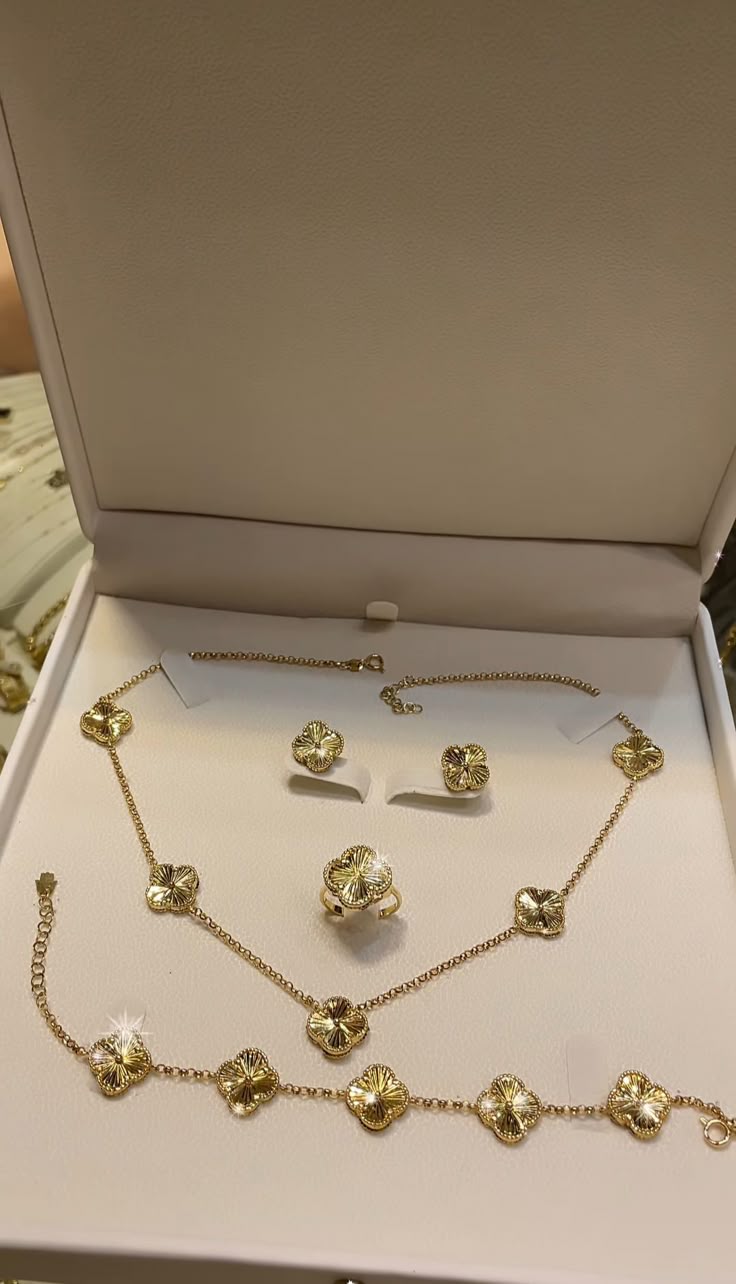 Stainless Steel Premium 4 Leaf Set