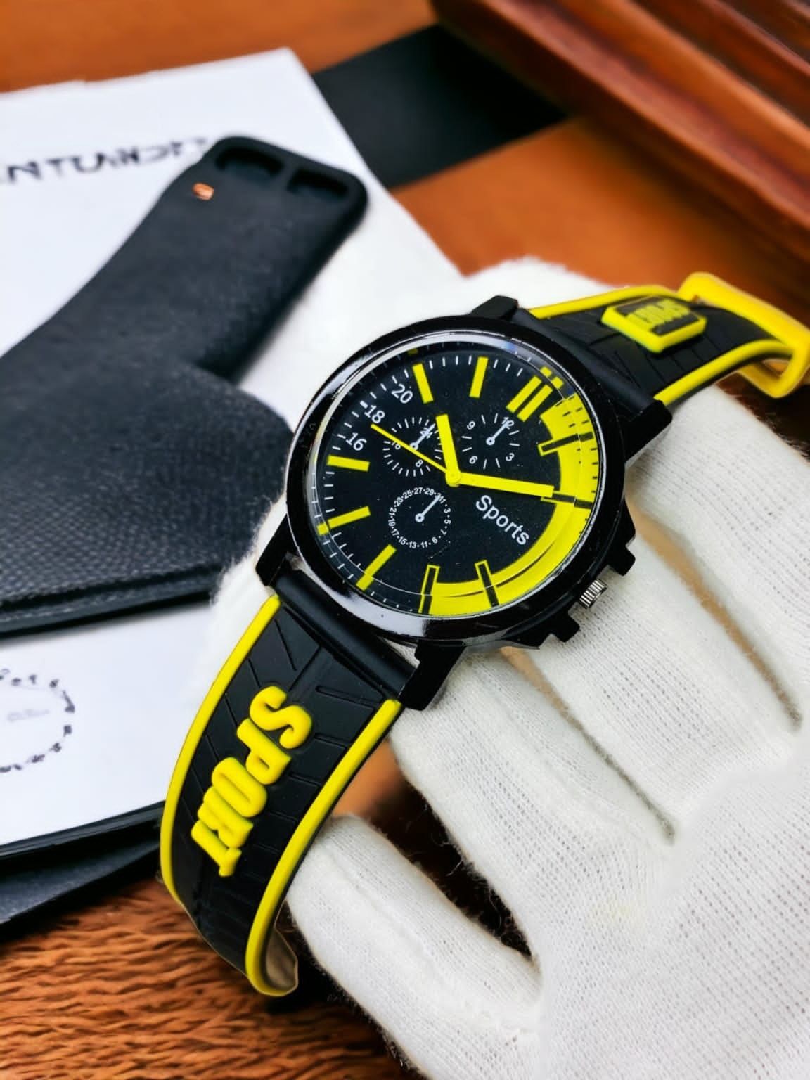 Stylish Sports Analog Rubber Strap Watch