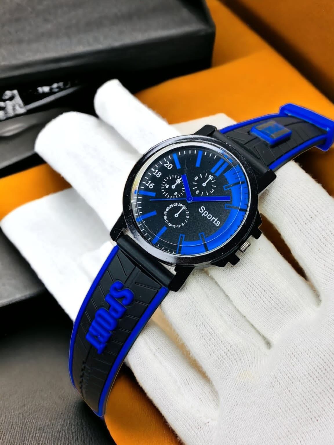 Stylish Sports Analog Rubber Strap Watch